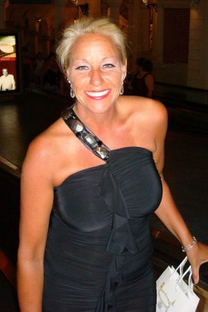 MILF miroir allumé Valérie - rencontre-Libertine-Saint-Nazaire