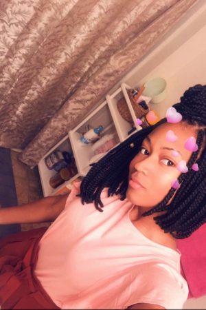 Larguée par texto et déjà en train de me doigter Zara - rencontre-Black-Annecy