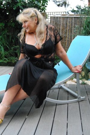 Chantal, 62 ans — qui a dit que la retraite c’était pour tricoter ? Chantal - rencontre-Cougar-Aulnay-sous-Bois