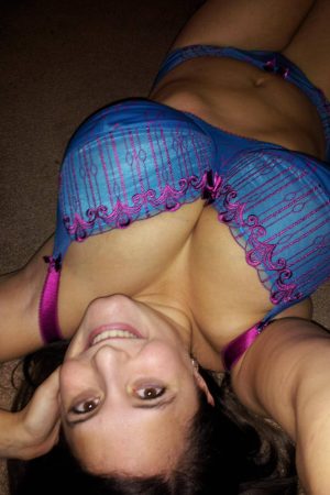 Célia - rencontre-MILF-Lorient