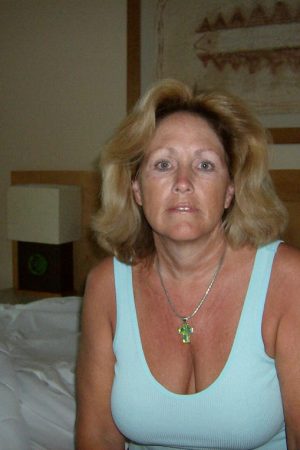 Cherche mecs chauds pour plan cul direct Sylvianne - rencontre-Cougar-Saint-Denis
