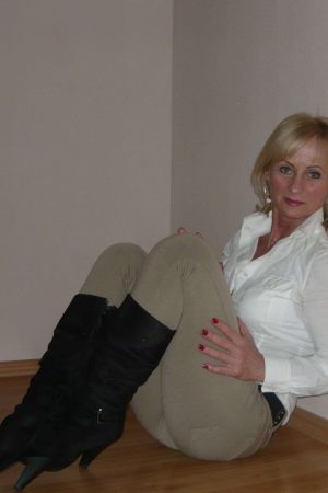Un café, un verre et pourquoi pas plus ? Elisa - rencontre-Cougar-Niort