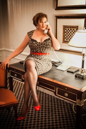 Regard cherche œil Émilie - rencontre-MILF-Niort