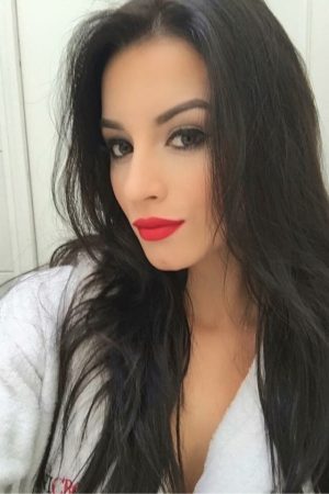 Urgente et sauvage Maya - rencontre-Teen-Saint-Étienne