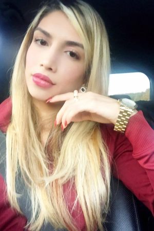 Cassandra, 27 ans, cherche chaleur et complicité Cassandra - rencontre-Teen-Saint-Herblain